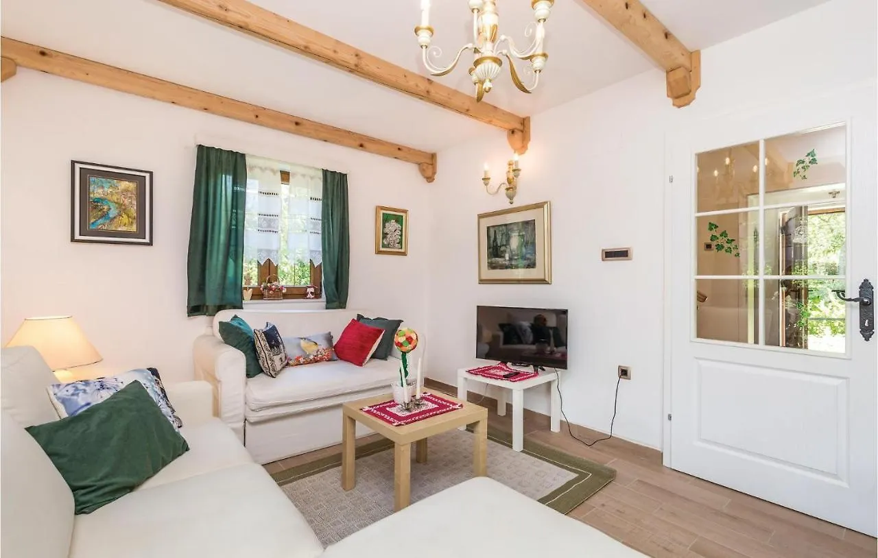 Awesome Home In Brod Na Kupi With Sauna Croaţia