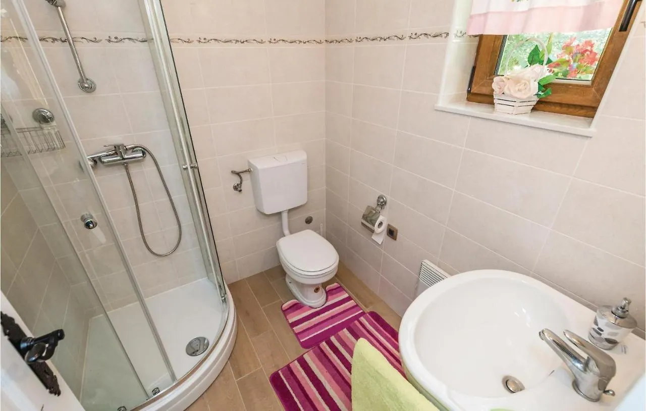 Awesome Home In Brod Na Kupi With Sauna